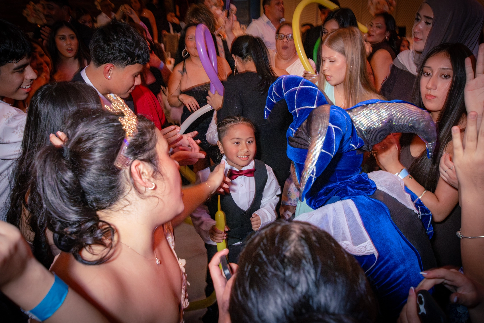 Mia's quinceañera, photograph 41