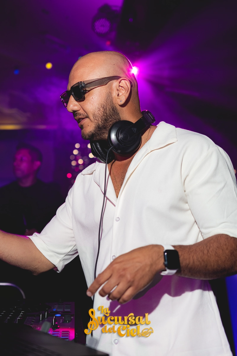 Night club photography at La Sucursal del Cielo in Sydney 12