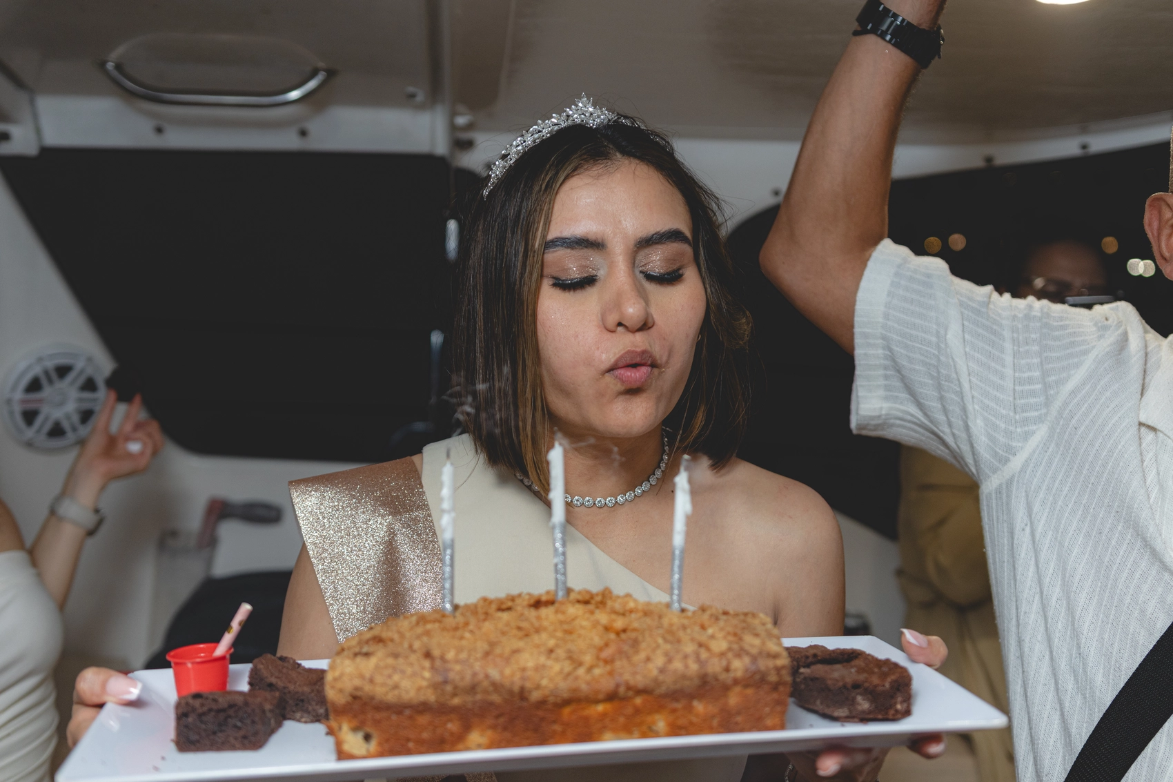 Birthday boat portrait session in Sydney 8