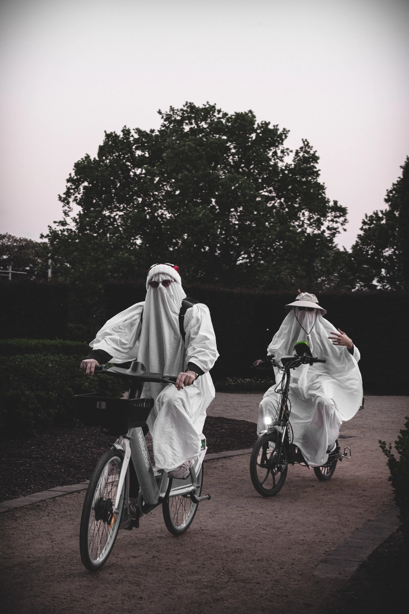 Ghosts themed portrait session in Sydney 9