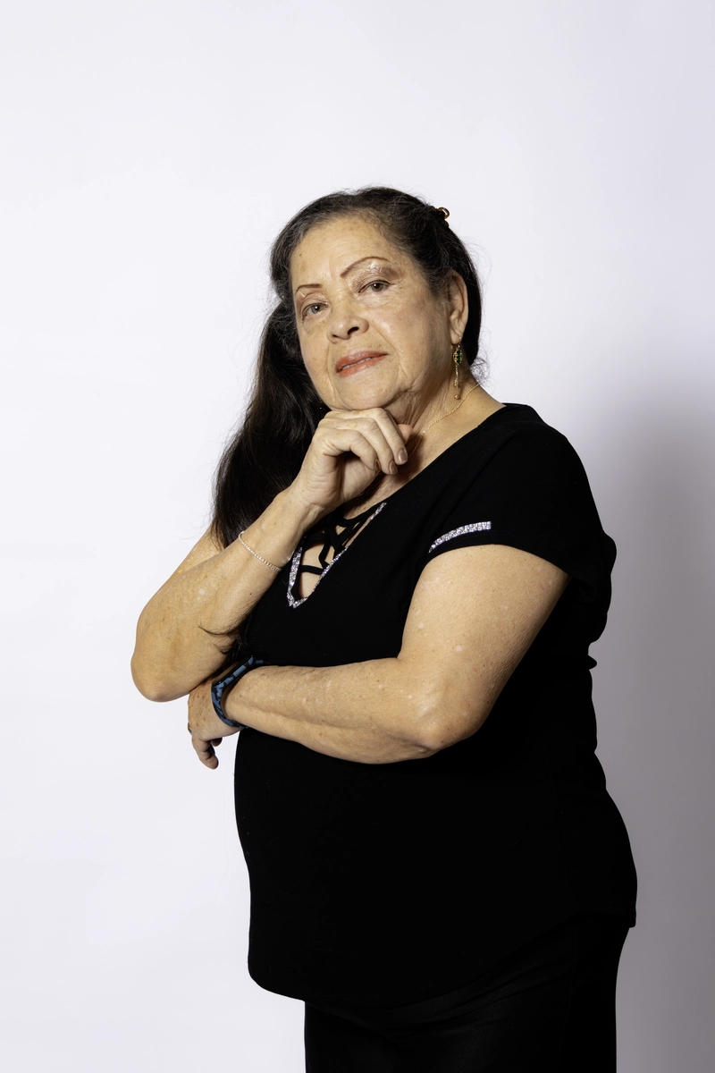 Portrait photoshoot for a mother in Sydney 4