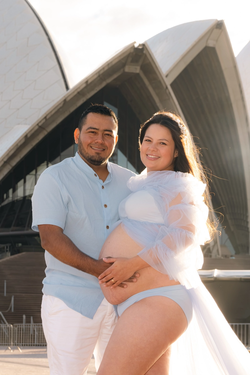 Maternity session photographed by Nico