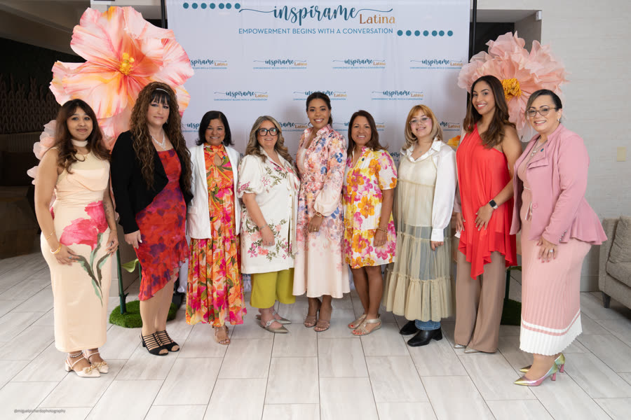 Women gathered together at the 2026 Inspírame Latina Summit