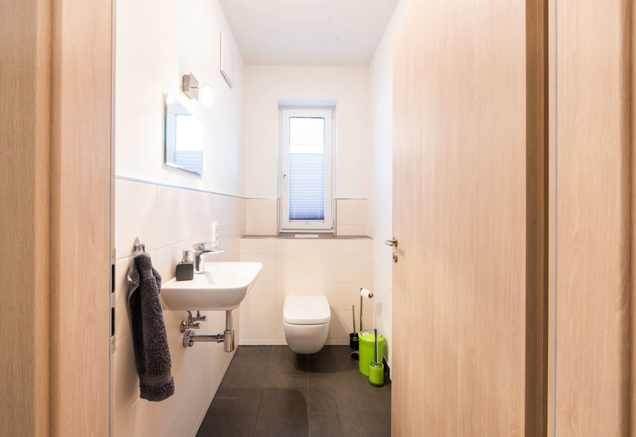 Bad & Gästetoilette – Separate Gästetoilette mit Waschbecken