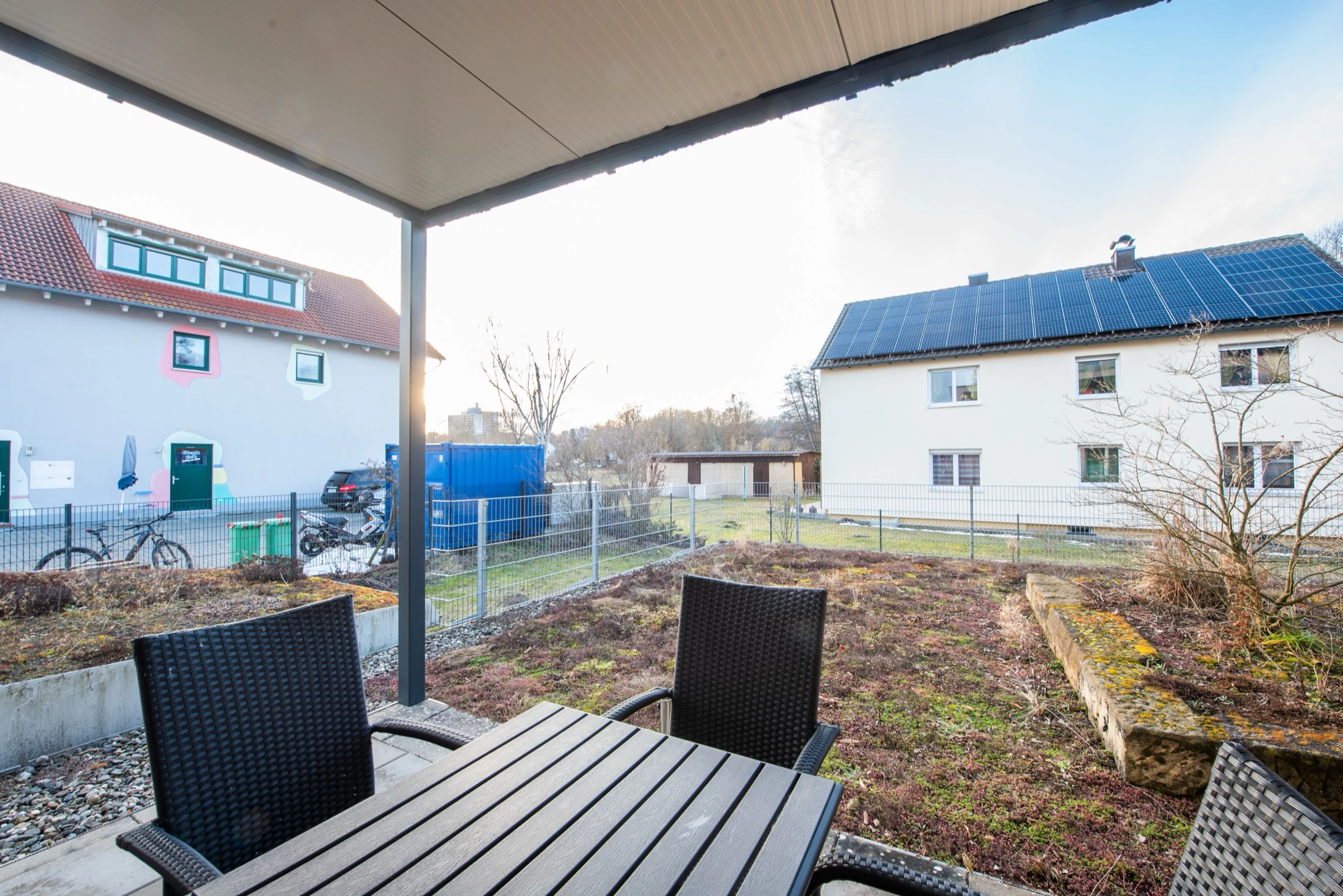 Zugang & Umgebung – Terrasse mit Blick ins Grüne