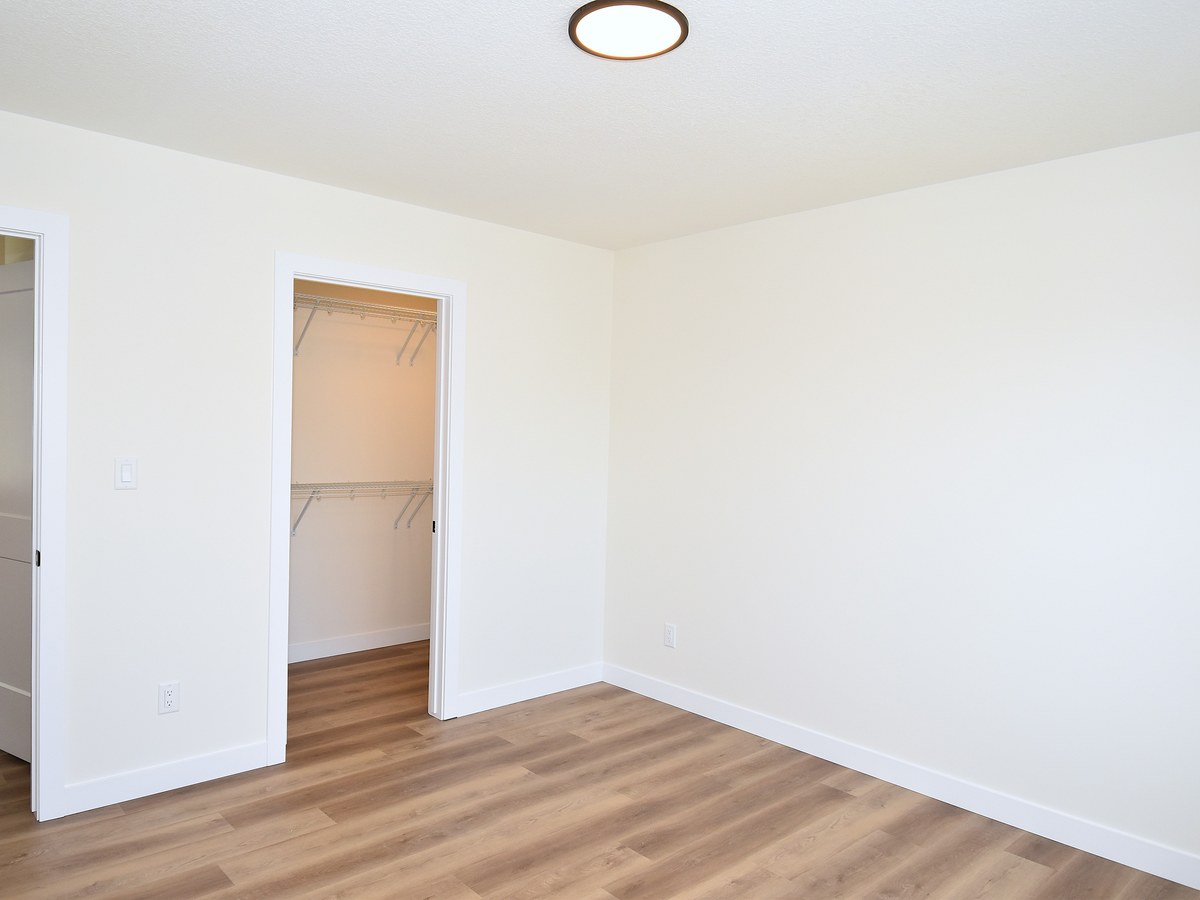 The Whole Home at 2131 5 Avenue SW, Alces, Edmonton, AB in the Alces community photo 29
