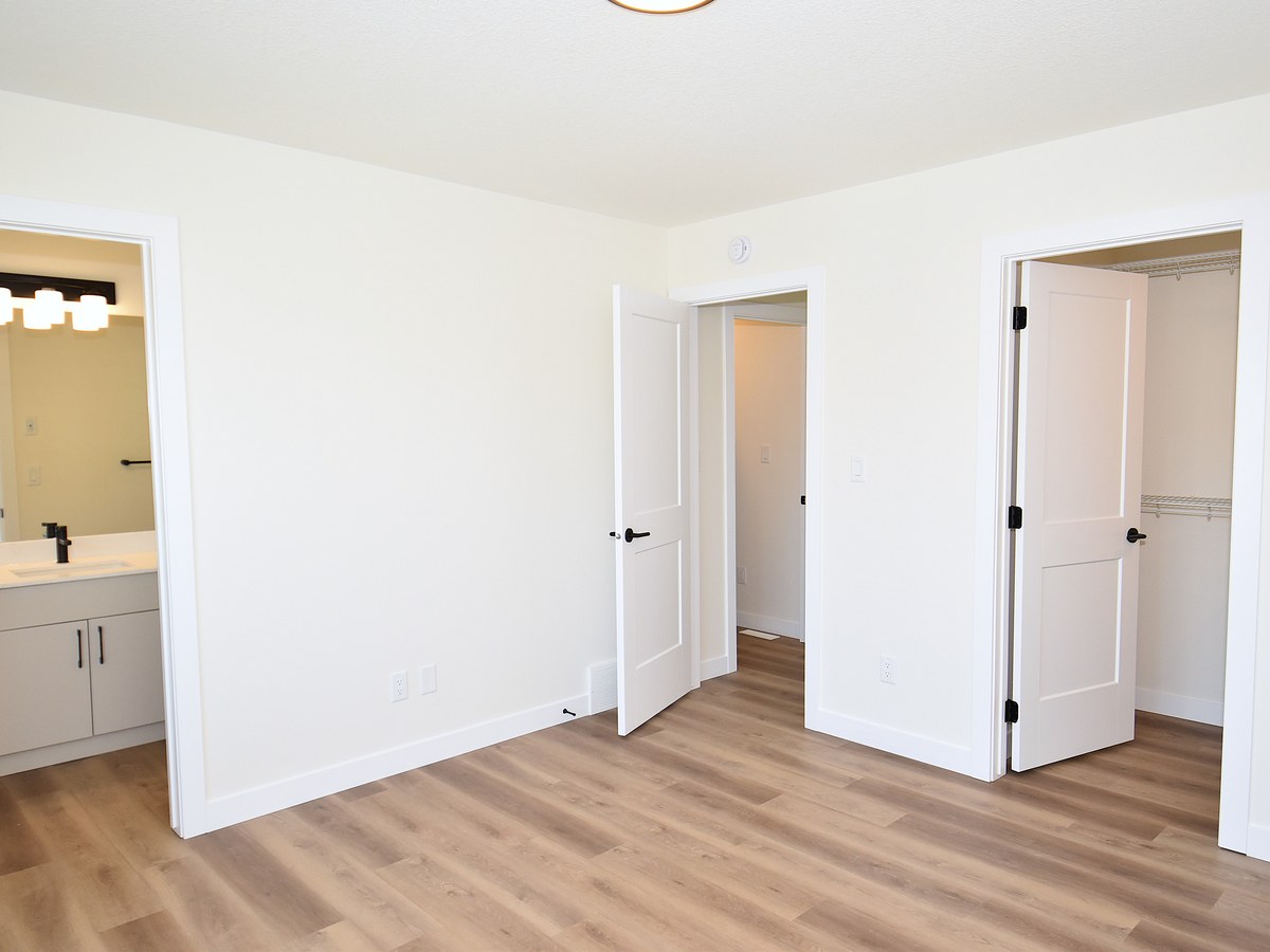 The Whole Home at 2131 5 Avenue SW, Alces, Edmonton, AB in the Alces community photo 28
