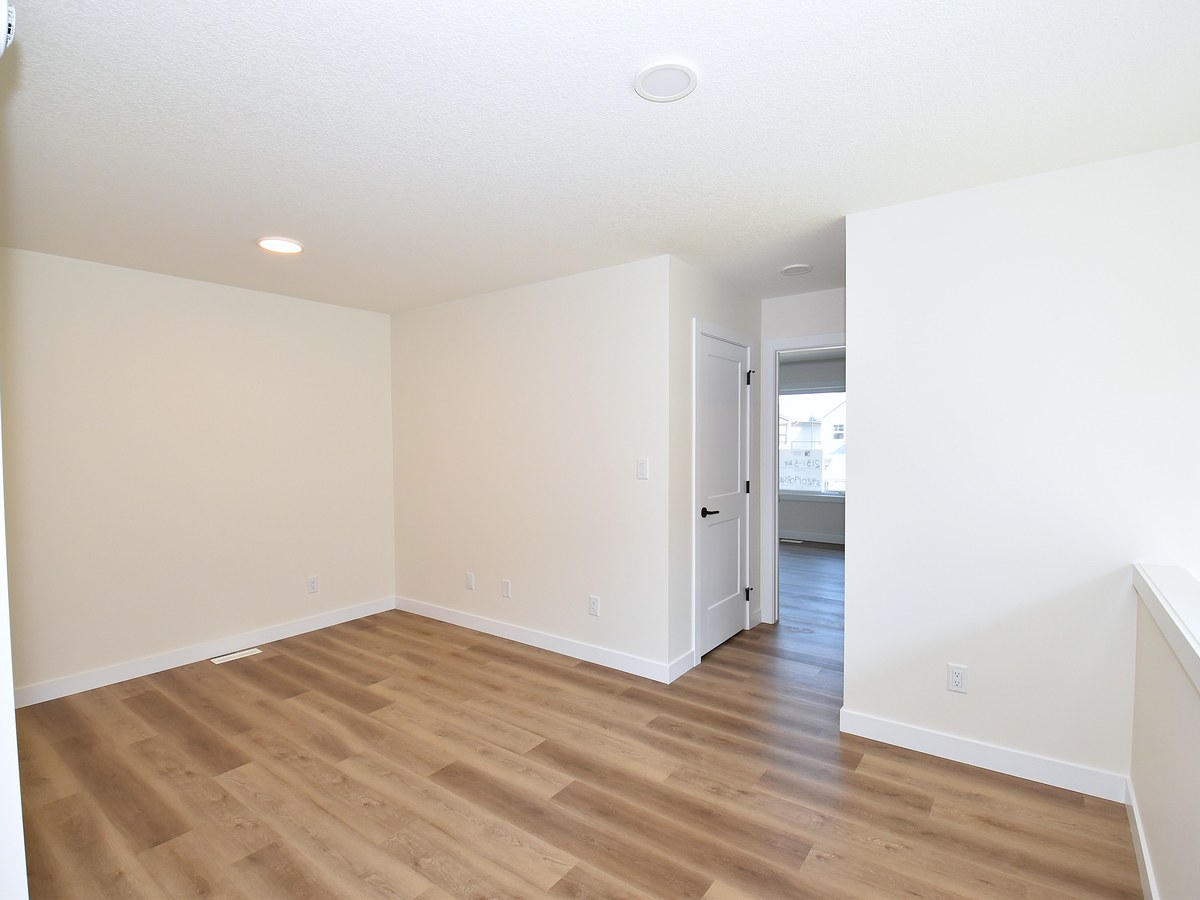 The Whole Home at 2131 5 Avenue SW, Alces, Edmonton, AB in the Alces community photo 27