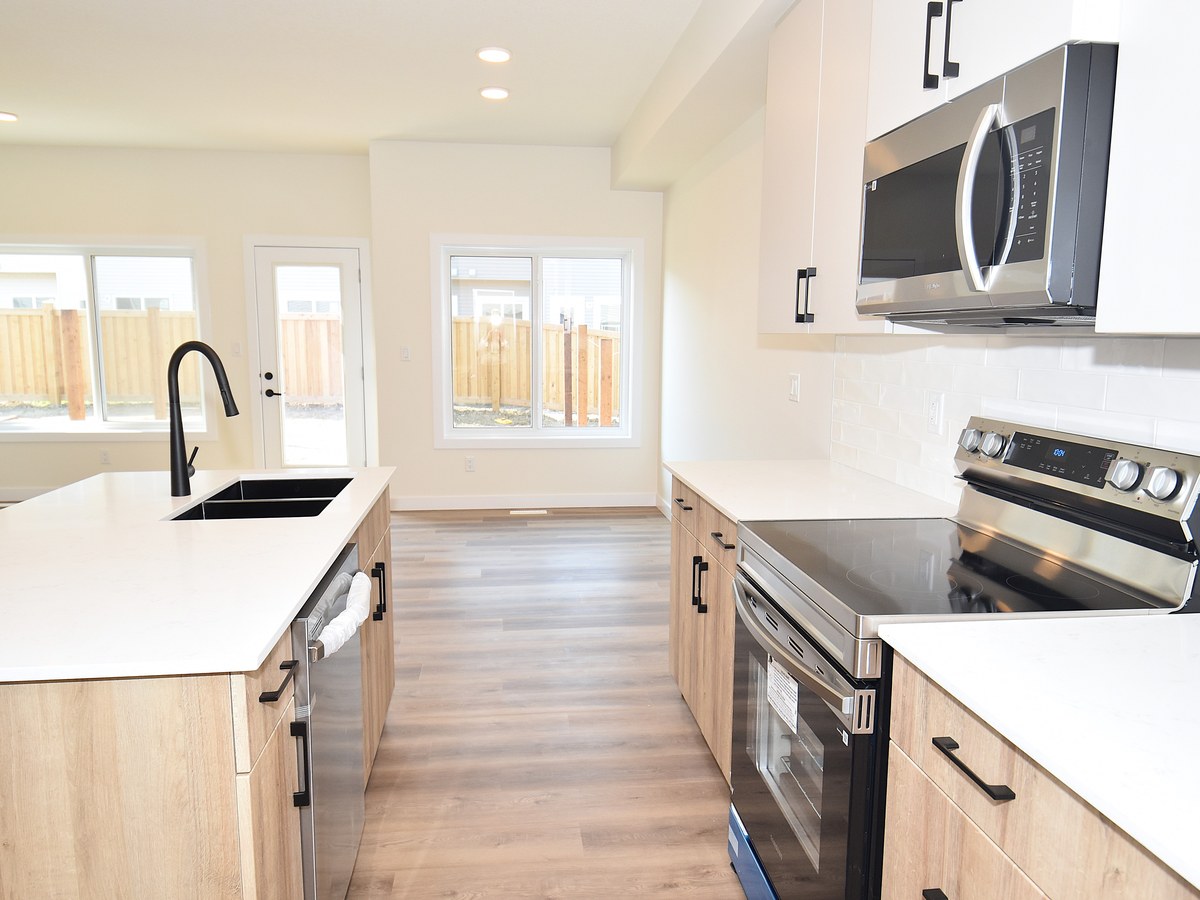 The Whole Home at 2131 5 Avenue SW, Alces, Edmonton, AB in the Alces community photo 19