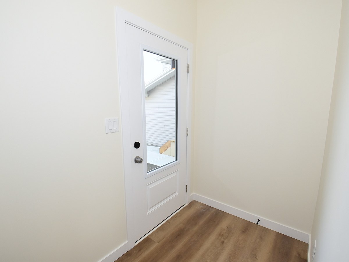 The Whole Home at 2131 5 Avenue SW, Alces, Edmonton, AB in the Alces community photo 8