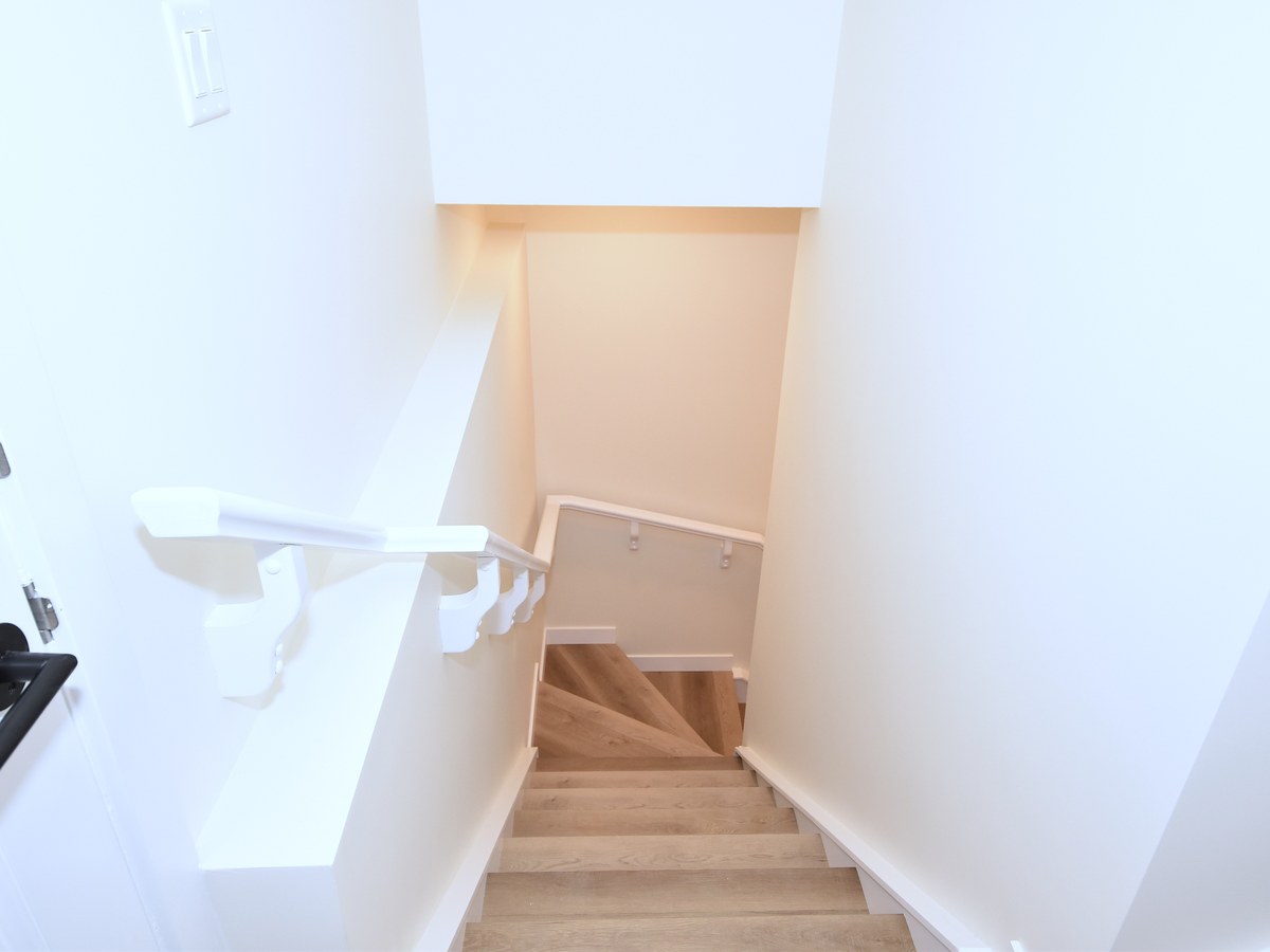 The Lower Suite at 2131 5 Avenue SW, Alces, Edmonton, AB in the Alces community photo 6