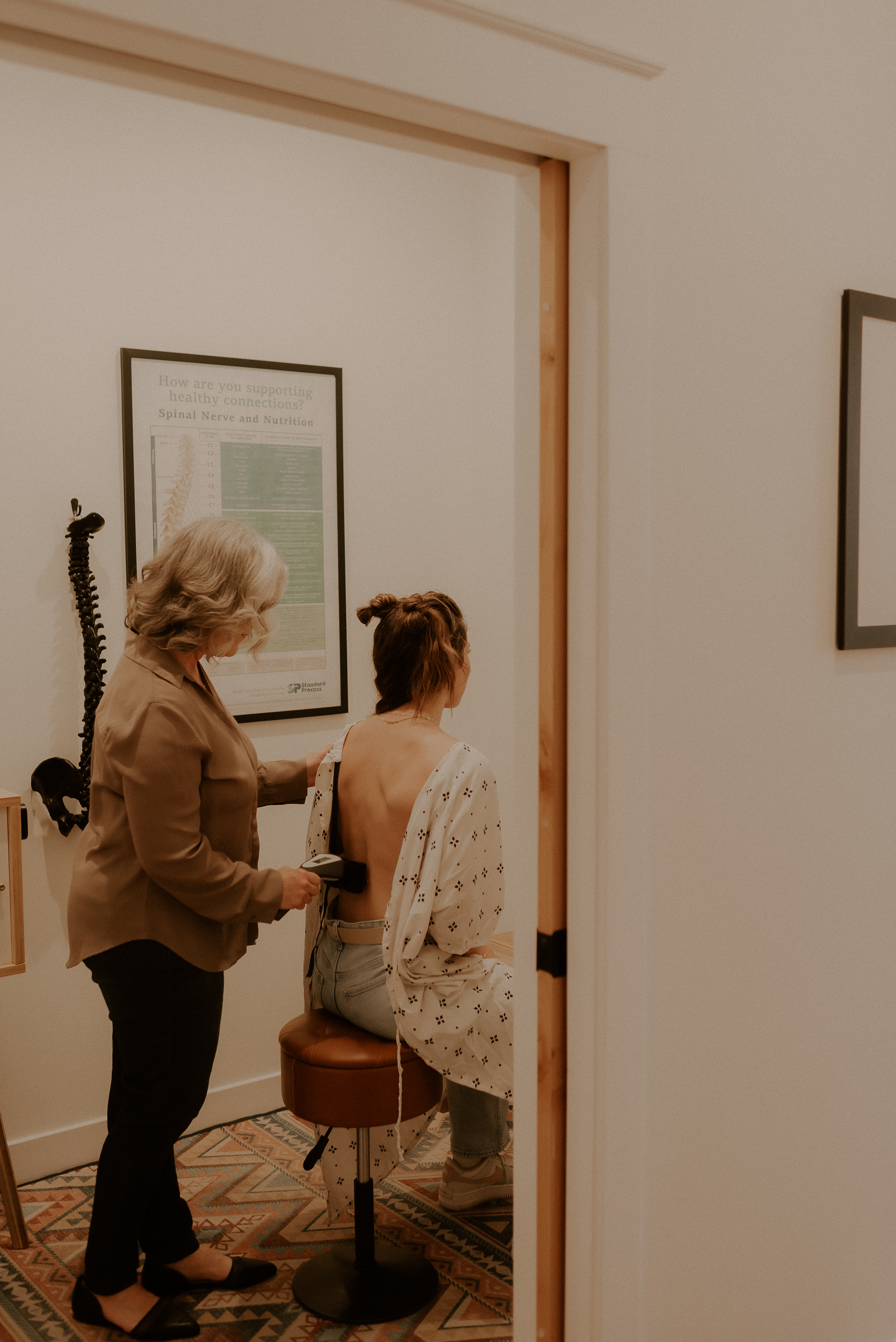 NeuroSpinal sEMG scan measuring muscle activity along the spine