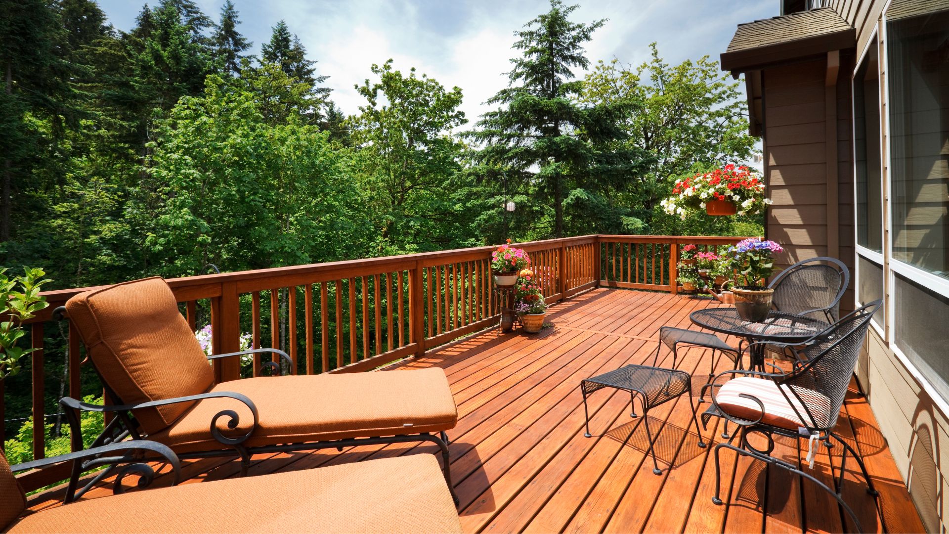Beautiful custom deck in Central Oregon