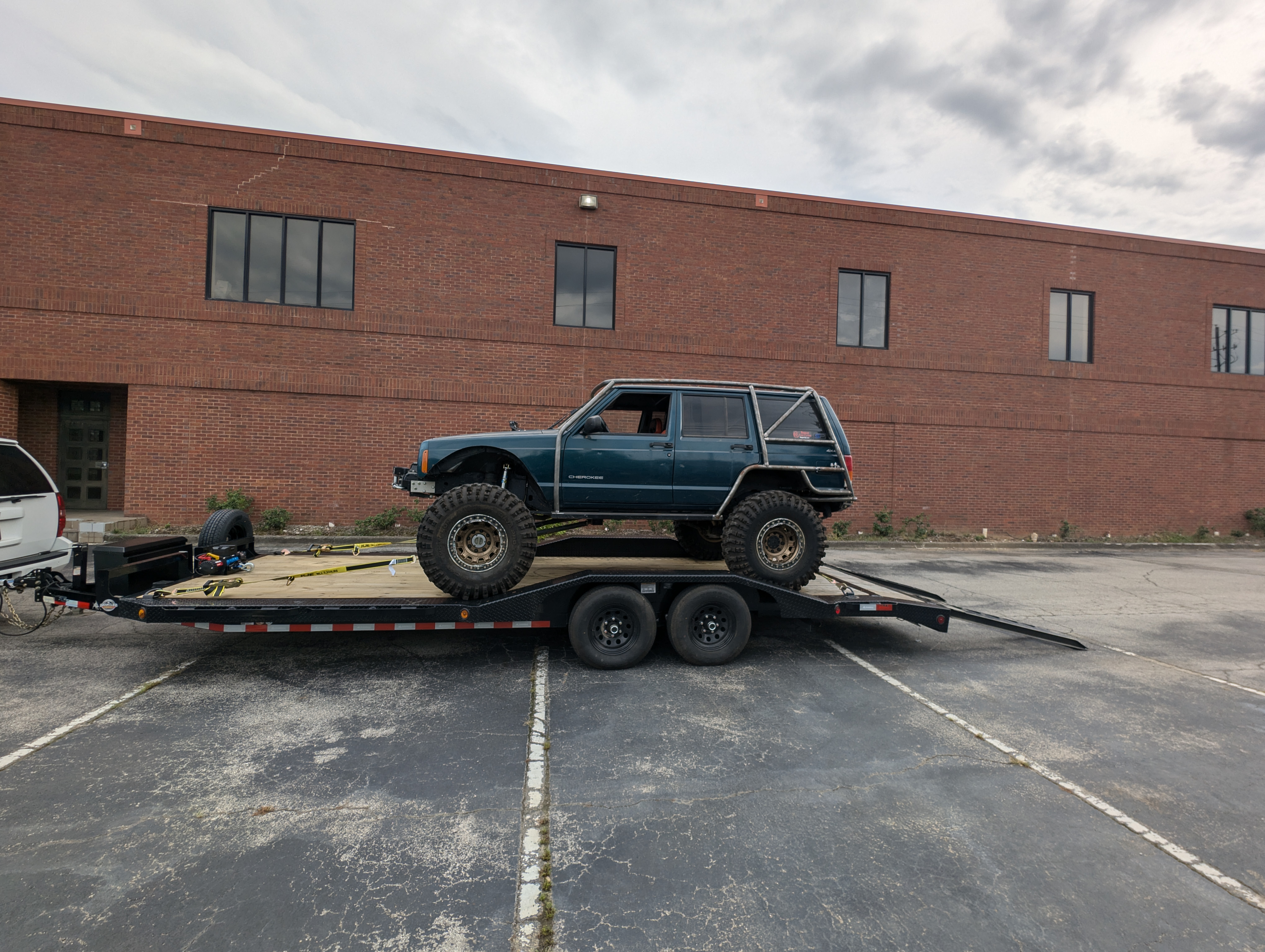 8.5x22 car hauler trailer rental in Birmingham, AL