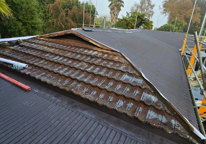 Re-roofing project replacing old roofing with modern longrun iron in Hamilton