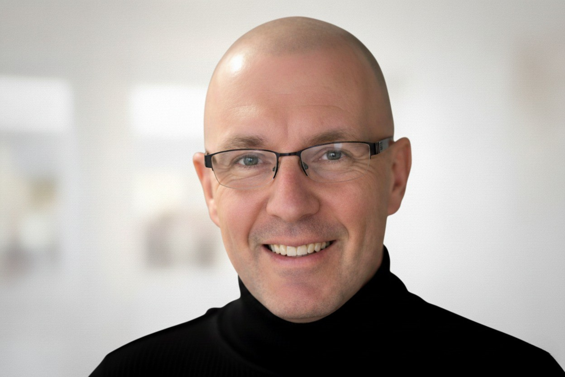 Portrait professionnel de Didier Staufer, fondateur d’Elite 360 Digital à Genève, expert en optimisation de fiches Google Business, gestion des avis clients et visibilité locale en Suisse romande.