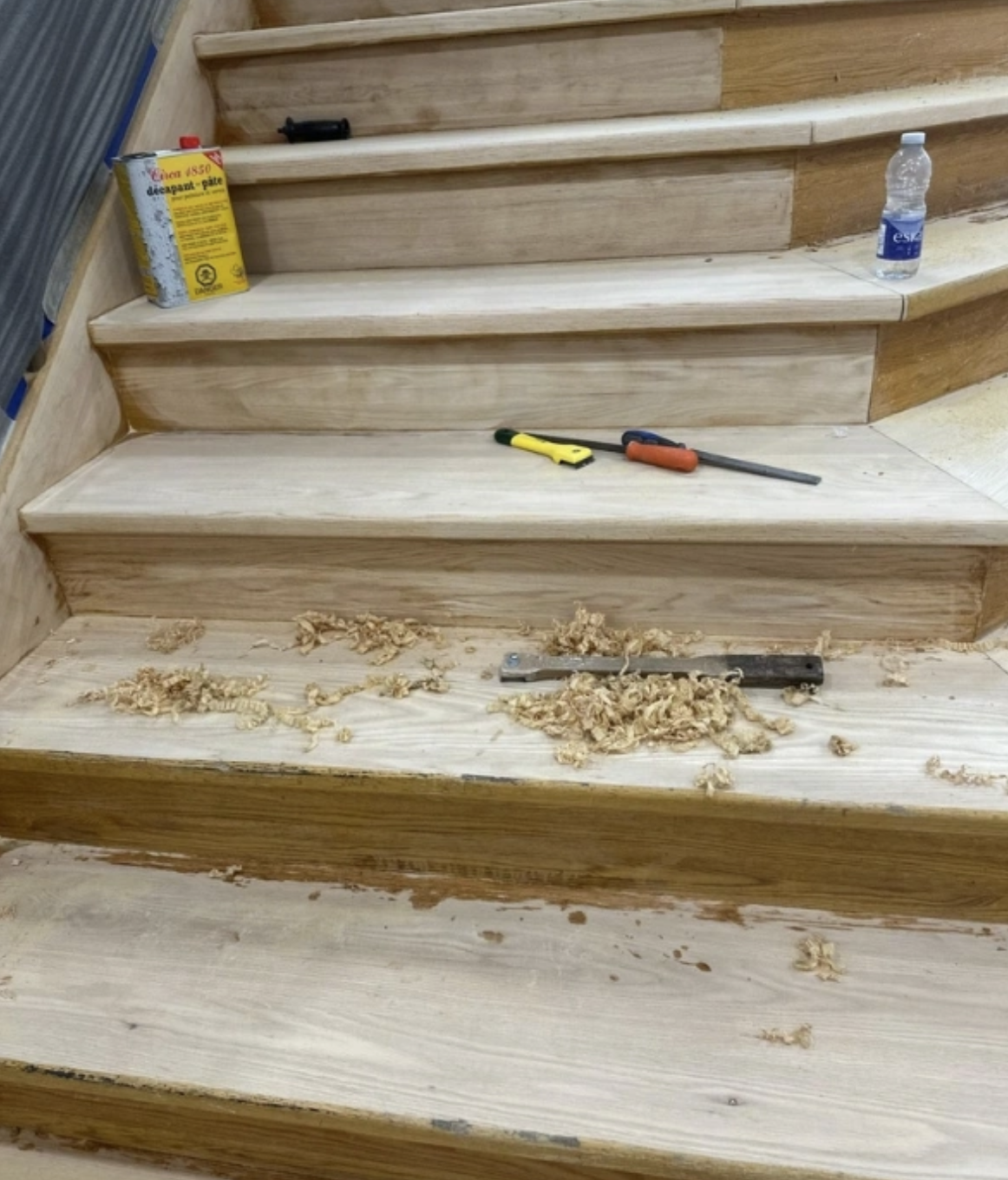 Sablage d'escalier en bois