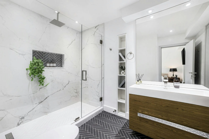 Financial Freedom at Home: Should You Renovate or Relocate in Retirement?