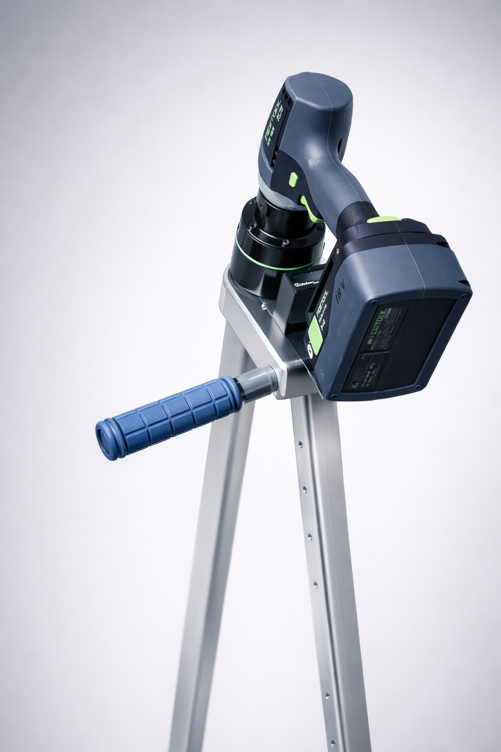 Detailansicht des professionellen Bohrwerkzeug-Systems mit Zubehör