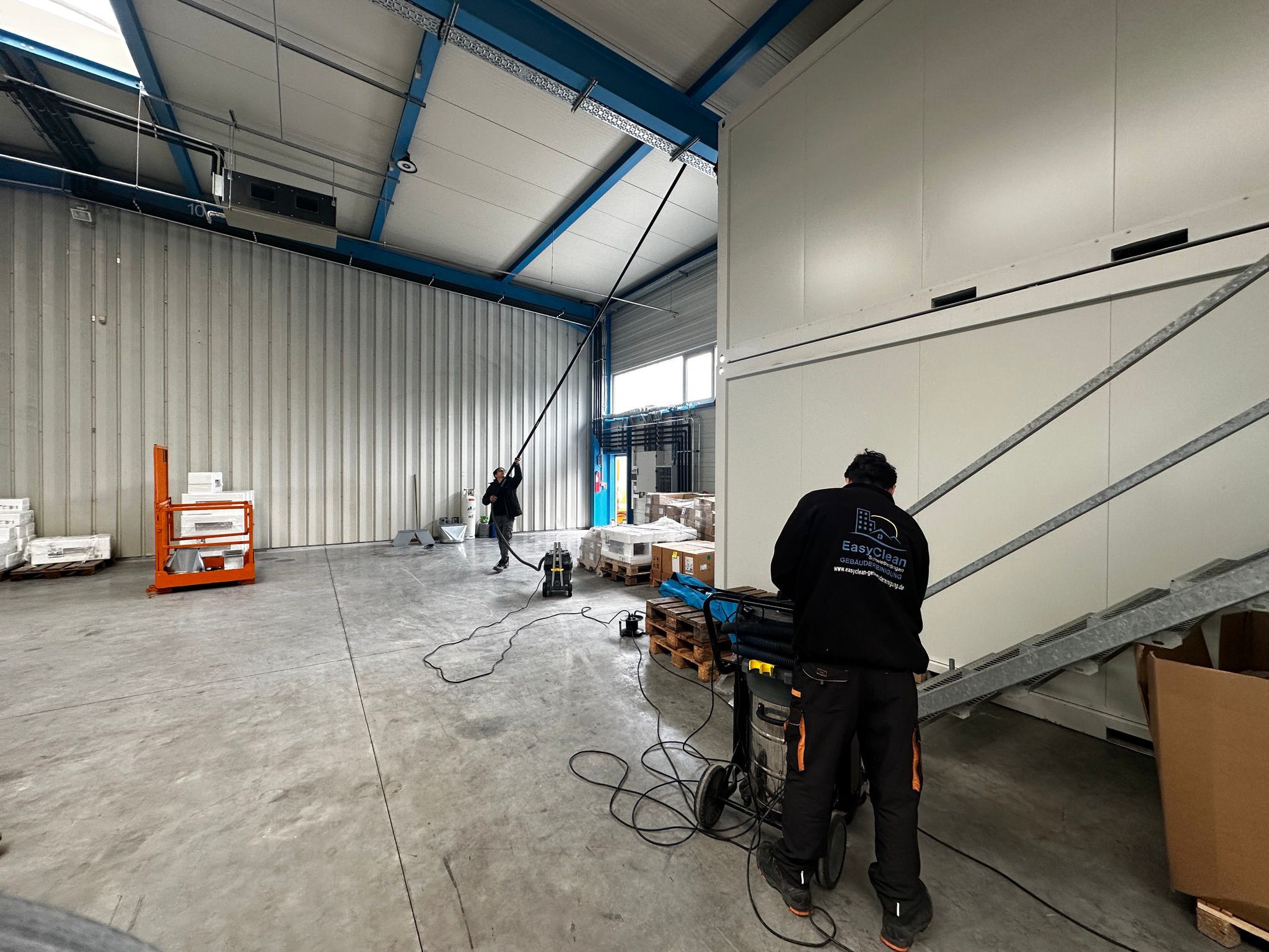 EasyClean GmbH Team bei der Arbeit in Schwieberdingen