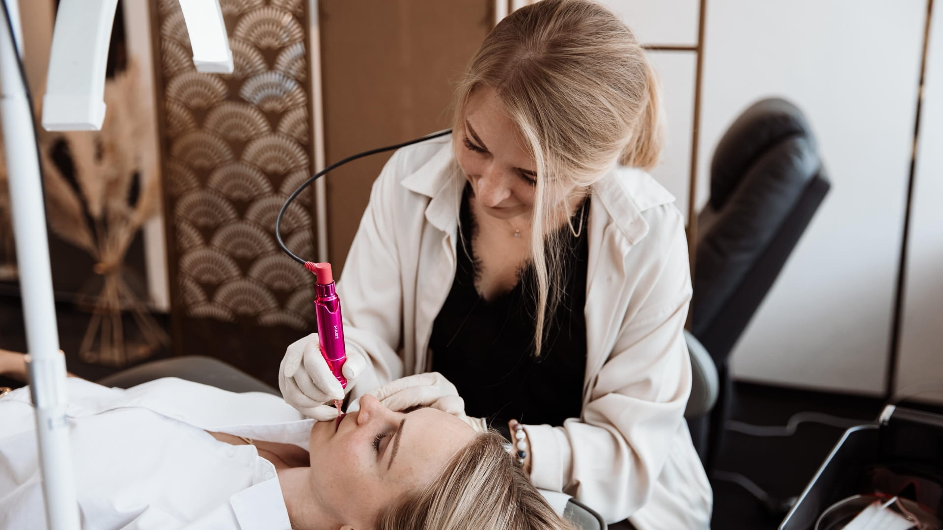 Permanent Make-up Behandlung bei DaLí Esthetic Center