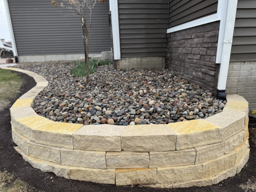 {{ custom_values.service_1 }} in {{custom_values.biz_area_1})