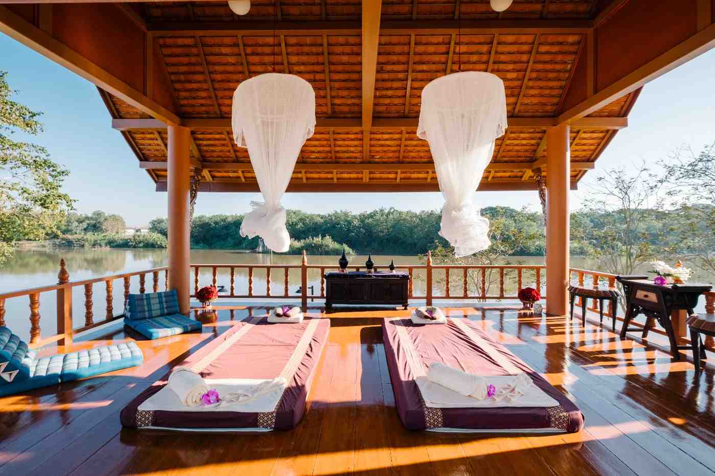 {{ custom_values.service_1 }} in {{custom_values.biz_area_1})