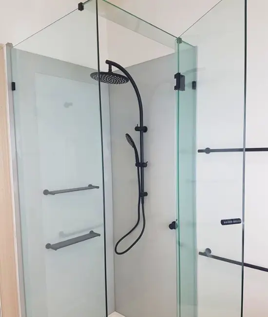 Bathroom shower glass splashback in melbourne