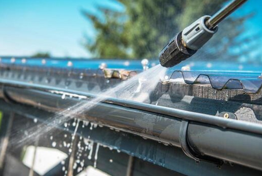 The Importance of Commercial Gutter Maintenance Services