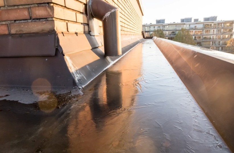 The Importance of Commercial Gutter Maintenance Services