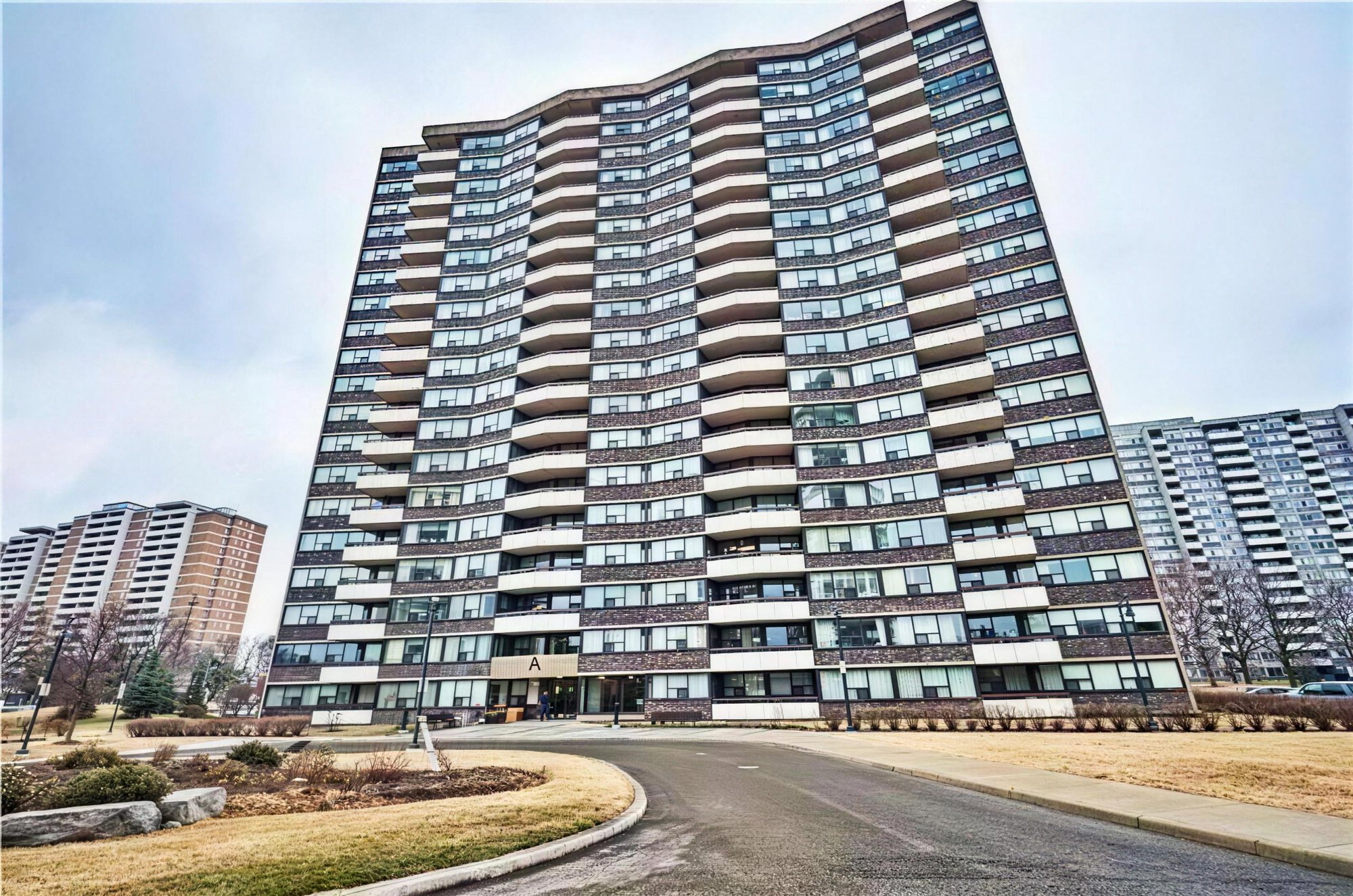45 Huntingdale Boulevard, a condominium managed by Nadlan-Harris