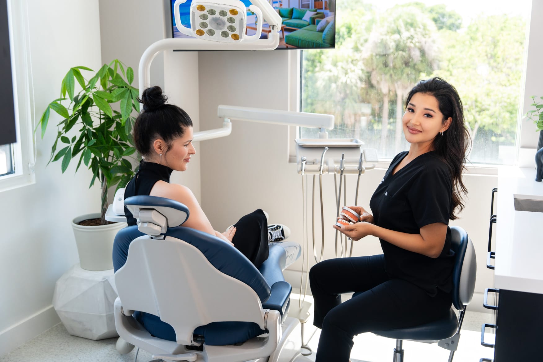 Inside B Dental Studio