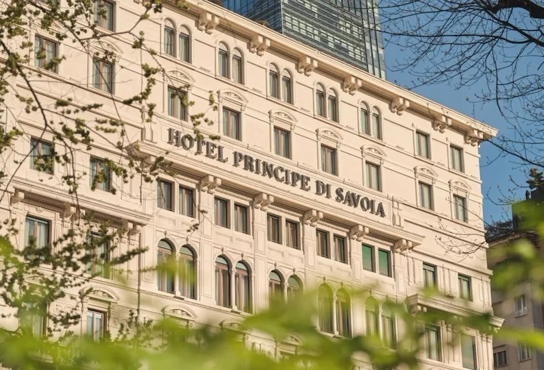 Esterno dell’Hotel Principe di Savoia a Milano