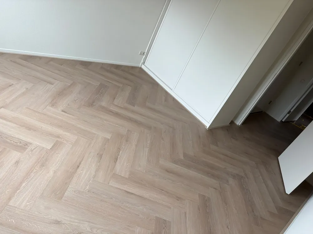 Pvc visgraat leggen in Bilthoven, foto 5