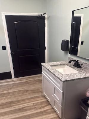 {{ custom_values.service_4 }} in {{custom_values.area_7})