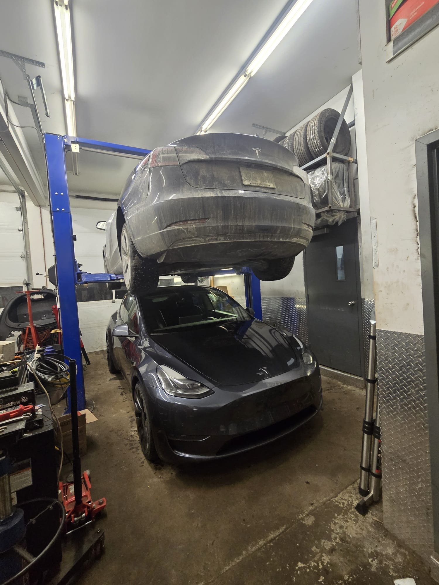 Garage Auto Kay — au travail