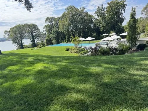 Lloyd-Harbor-pool