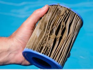 Pool cleaning in Huntington Beach