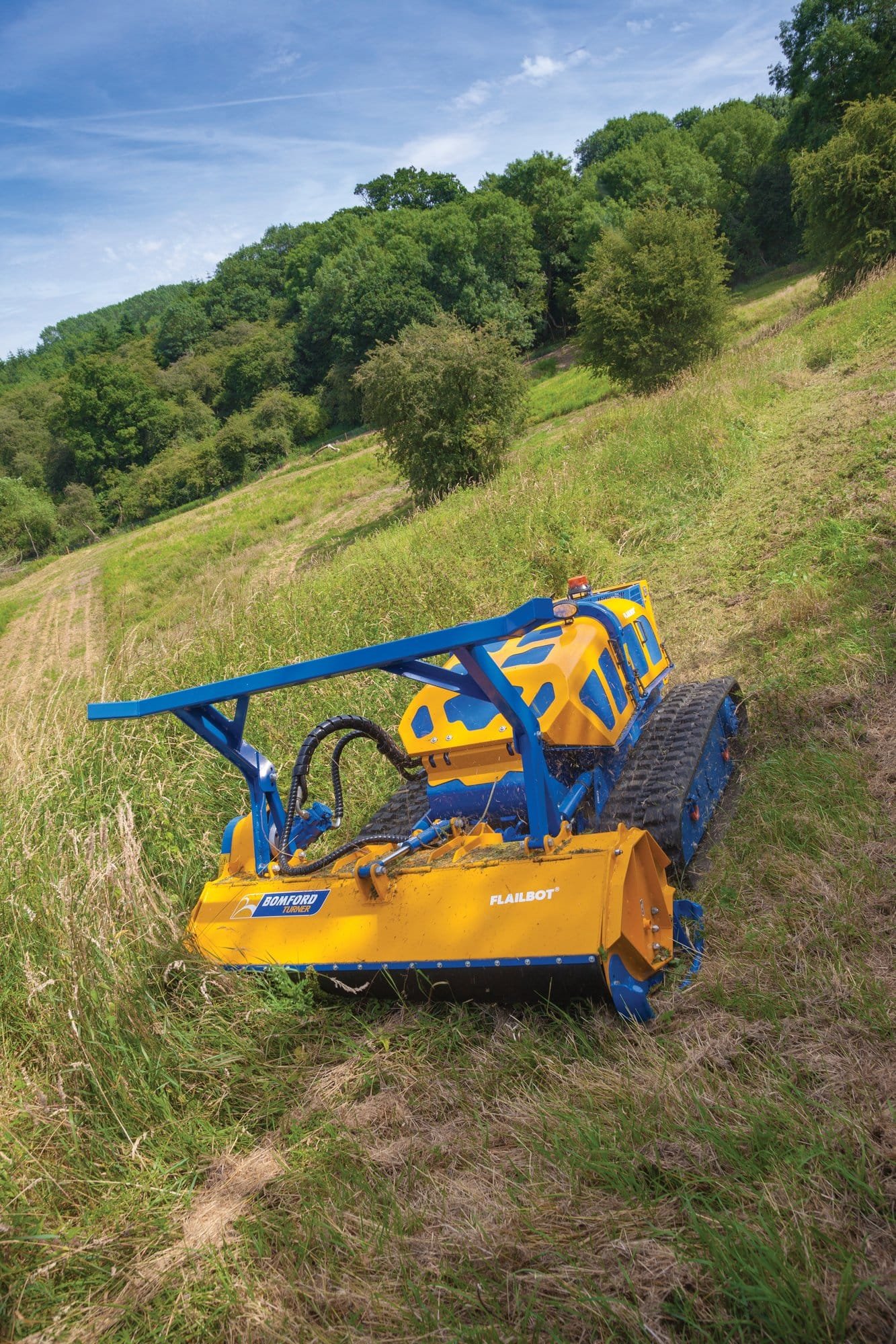 Field & Forest machinery for slope and bank maintenance